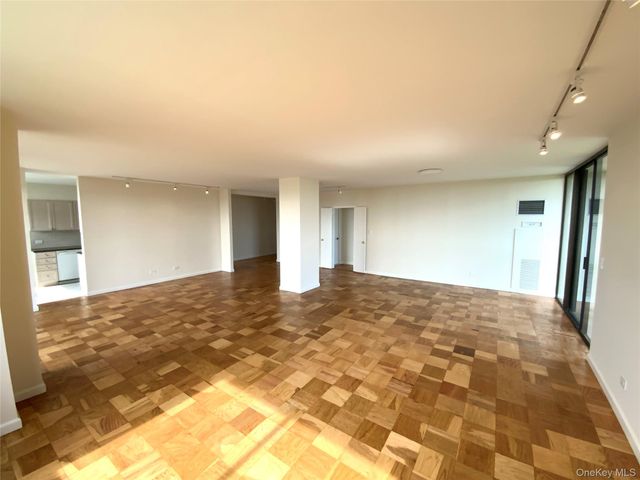 27110 Grand Central Parkway 24W, Floral Park, NY 11005
