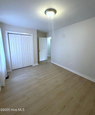 2424 Louisiana Street, Wilmington, NC 28401