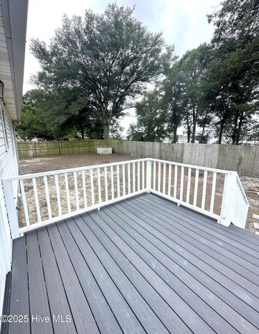 2424 Louisiana Street, Wilmington, NC 28401