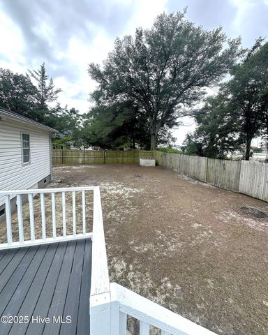 2424 Louisiana Street, Wilmington, NC 28401