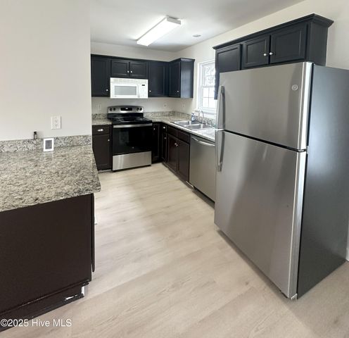 2424 Louisiana Street, Wilmington, NC 28401