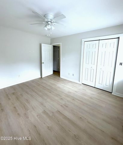 2424 Louisiana Street, Wilmington, NC 28401