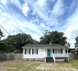 2424 Louisiana Street, Wilmington, NC 28401