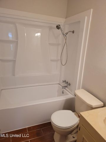 31 White Cove, Grenada, MS 38901