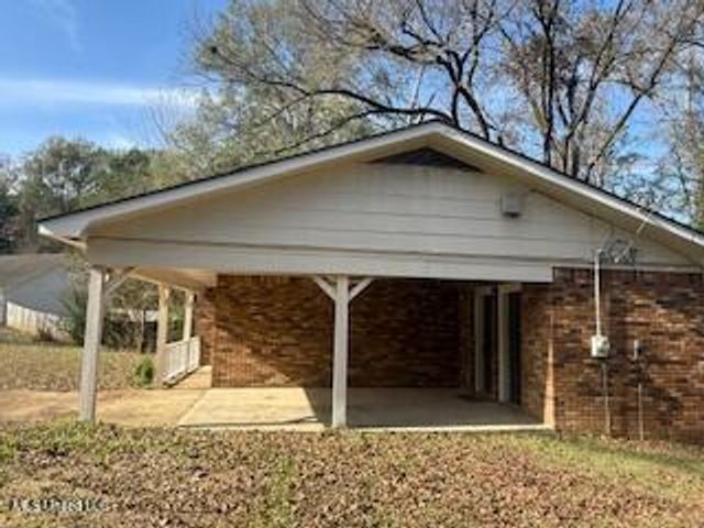31 White Cove, Grenada, MS 38901