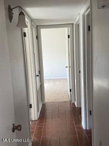 31 White Cove, Grenada, MS 38901