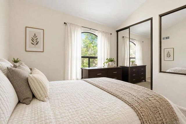 7940 University Avenue 14, La Mesa, CA 91942