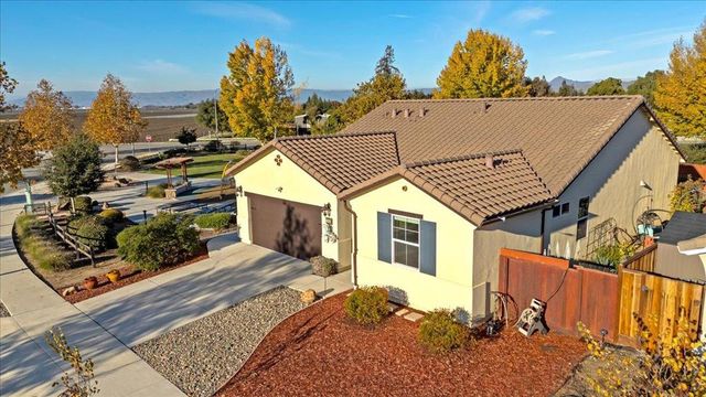 215 Lucero Drive, Hollister, CA 95023