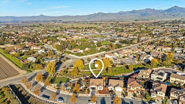 215 Lucero Drive, Hollister, CA 95023