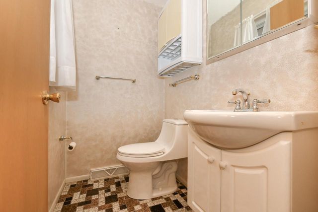 6369 N 101st STREET, Milwaukee, WI 53225