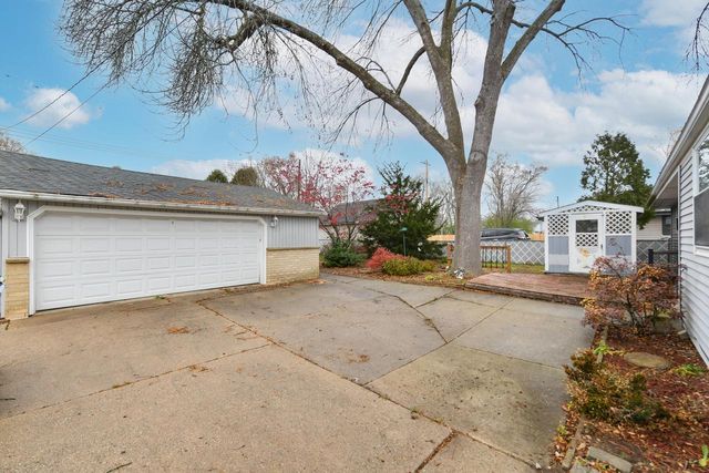 6369 N 101st STREET, Milwaukee, WI 53225