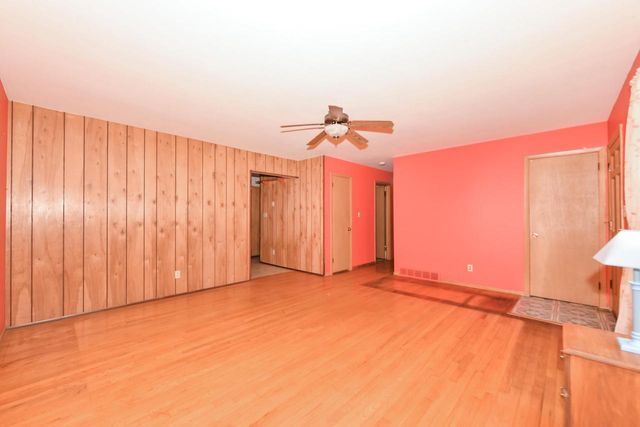 6369 N 101st STREET, Milwaukee, WI 53225