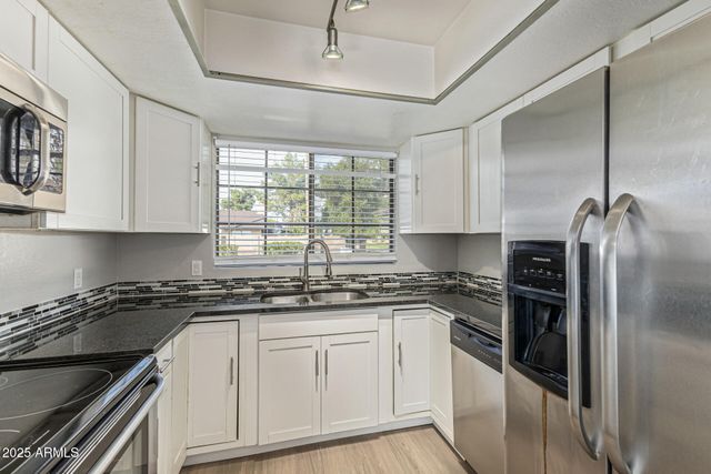 6605 N 48TH Avenue, Glendale, AZ 85301