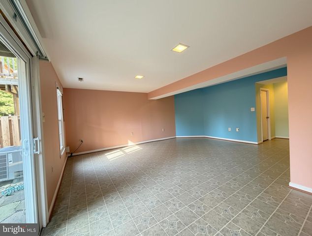 5406 NEW LONDON PARK DR, Fairfax, VA 22032