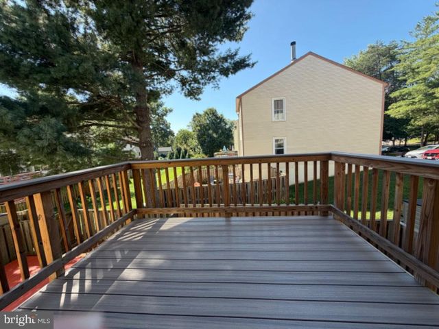 5406 NEW LONDON PARK DR, Fairfax, VA 22032