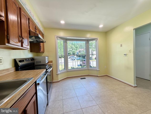 5406 NEW LONDON PARK DR, Fairfax, VA 22032