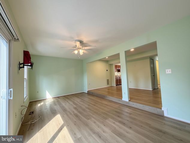 5406 NEW LONDON PARK DR, Fairfax, VA 22032