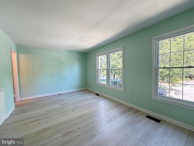 5406 NEW LONDON PARK DR, Fairfax, VA 22032