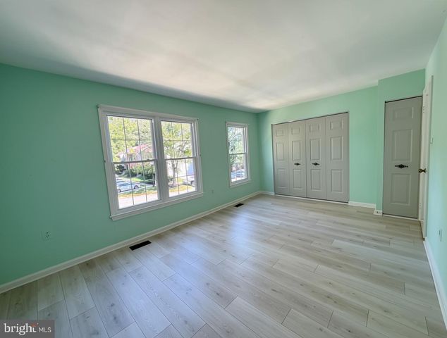 5406 NEW LONDON PARK DR, Fairfax, VA 22032