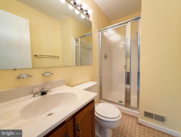 5406 NEW LONDON PARK DR, Fairfax, VA 22032