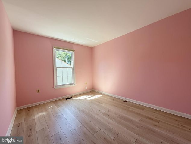 5406 NEW LONDON PARK DR, Fairfax, VA 22032