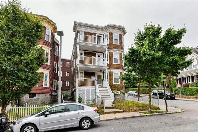 155 King St 3, Boston, MA 02122