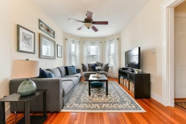 155 King St 3, Boston, MA 02122