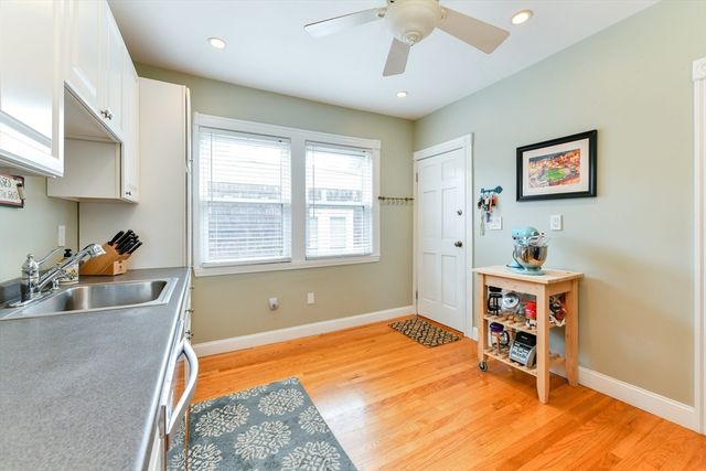 155 King St 3, Boston, MA 02122