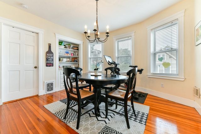 155 King St 3, Boston, MA 02122