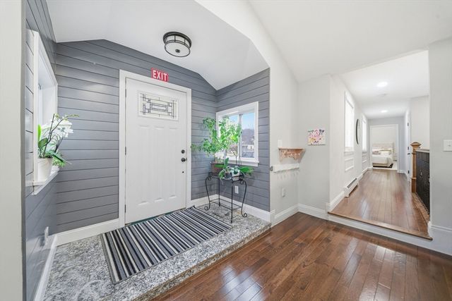 30 Glendale Ave, Uxbridge, MA 01569