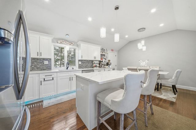 30 Glendale Ave, Uxbridge, MA 01569