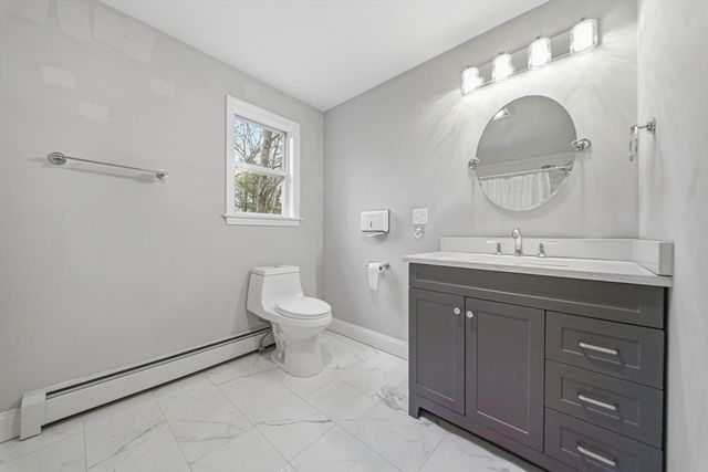 30 Glendale Ave, Uxbridge, MA 01569