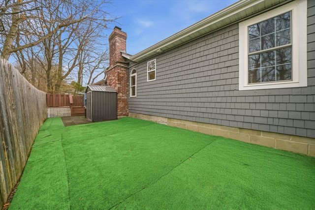 30 Glendale Ave, Uxbridge, MA 01569