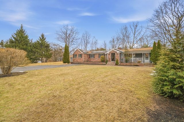 30 Glendale Ave, Uxbridge, MA 01569