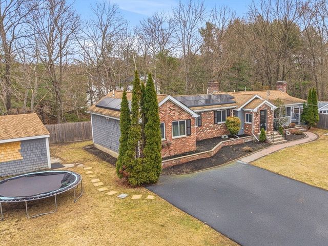 30 Glendale Ave, Uxbridge, MA 01569