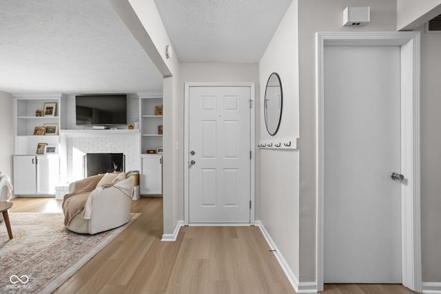 4664 Lambeth Walk, Carmel, IN 46033