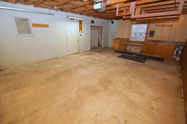 3210 W 68th Street, Davenport, IA 52806