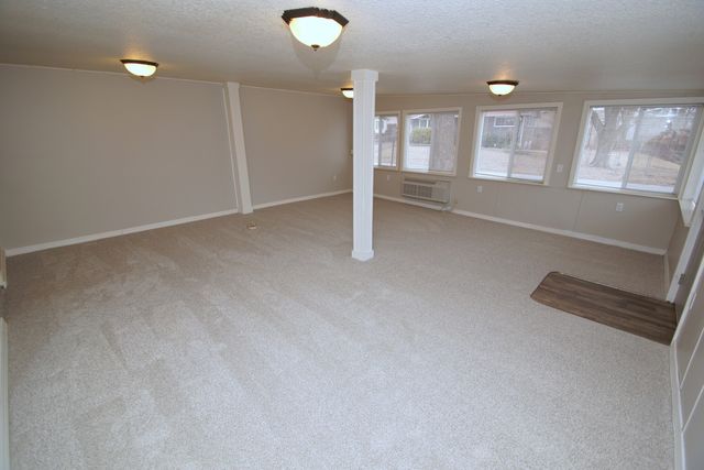 3210 W 68th Street, Davenport, IA 52806