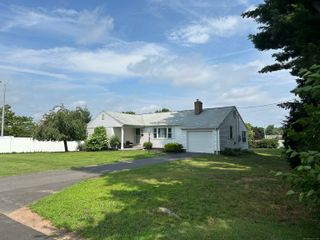 25 Medford Street, Glastonbury, CT 06033