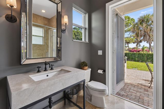 236 Montant Drive, Palm Beach Gardens, FL 33410