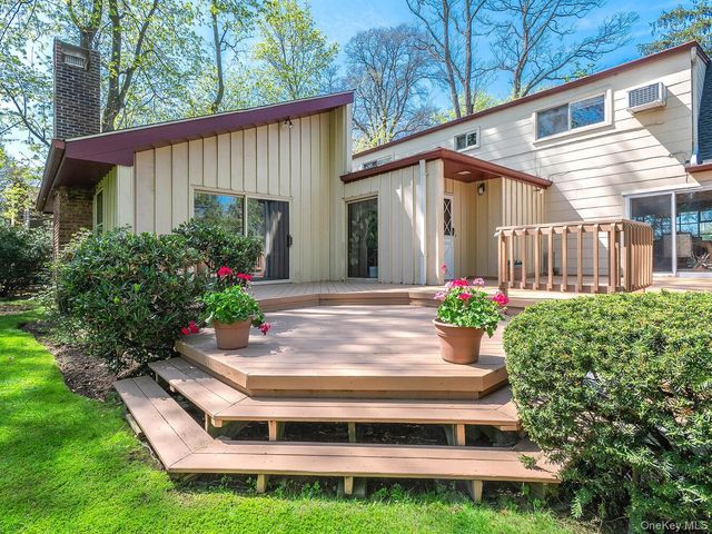 2 Stonytown Road, Manhasset, NY 11030