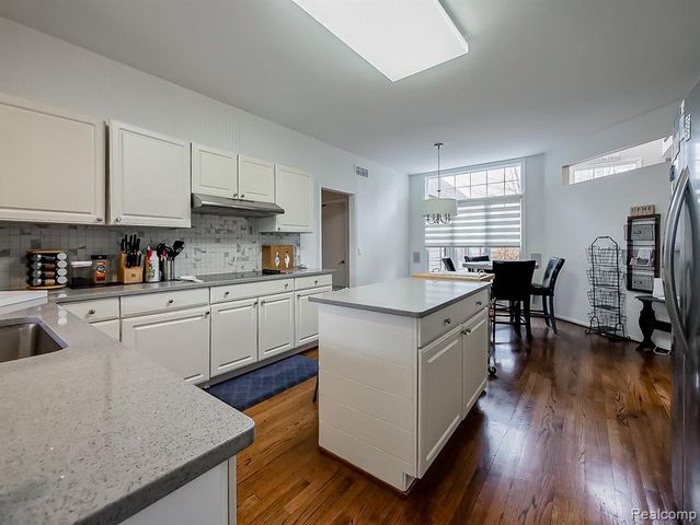 611 Windsor Run, Bloomfield Hills, MI 48304