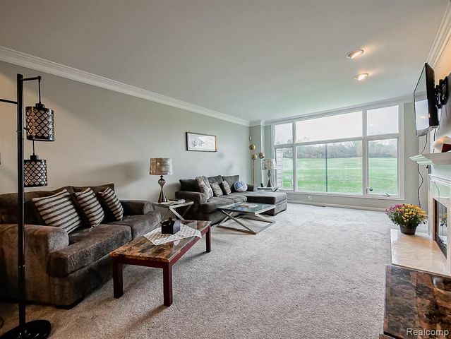 611 Windsor Run, Bloomfield Hills, MI 48304