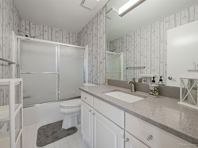 611 Windsor Run, Bloomfield Hills, MI 48304