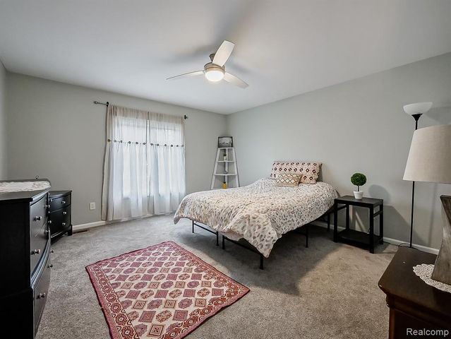 611 Windsor Run, Bloomfield Hills, MI 48304