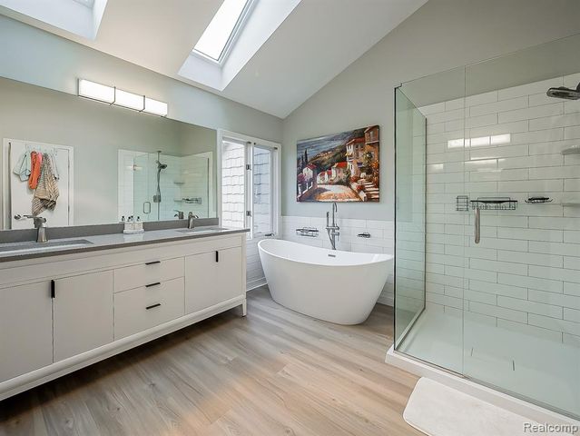 611 Windsor Run, Bloomfield Hills, MI 48304