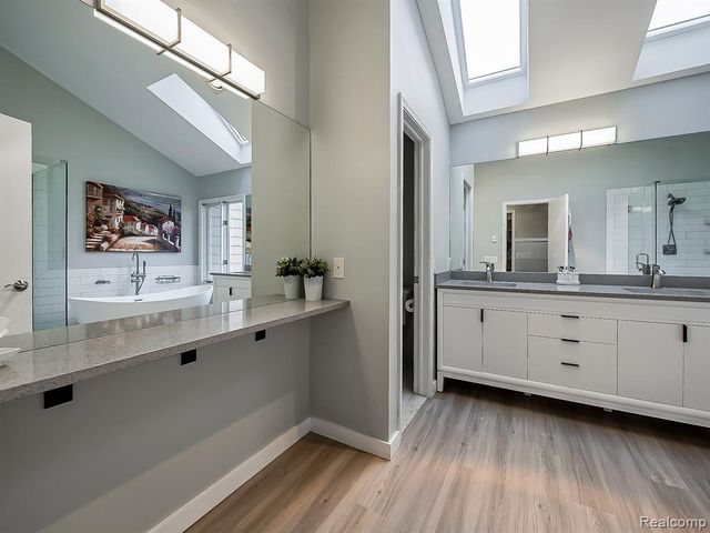 611 Windsor Run, Bloomfield Hills, MI 48304