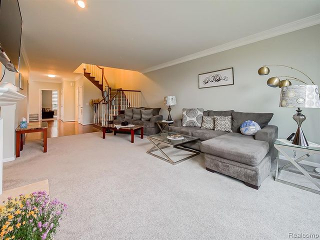 611 Windsor Run, Bloomfield Hills, MI 48304