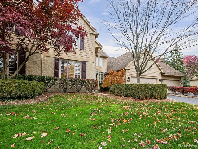 611 Windsor Run, Bloomfield Hills, MI 48304