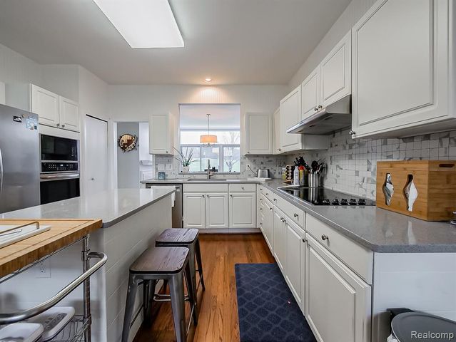 611 Windsor Run, Bloomfield Hills, MI 48304